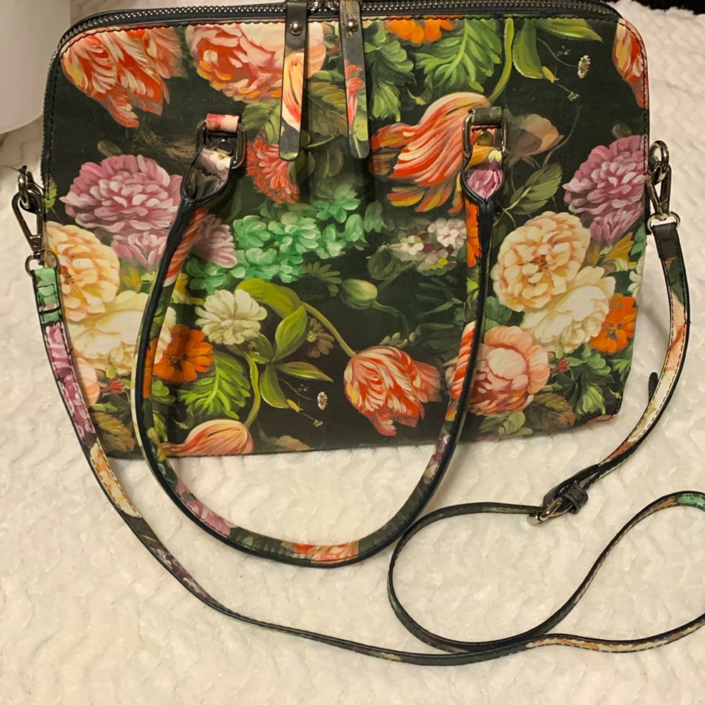 Gorgeous!!! Floral Purse